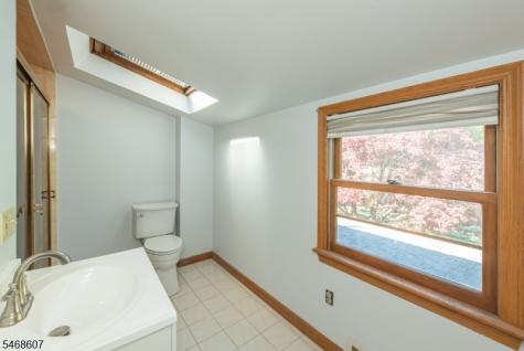 11 Cresthill Road Verona NJ 07044