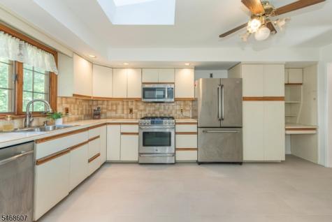 11 Cresthill Road Verona NJ 07044