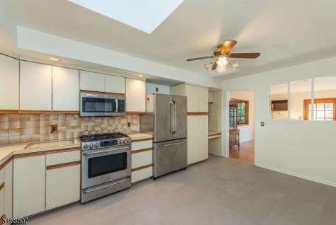 11 Cresthill Road Verona NJ 07044