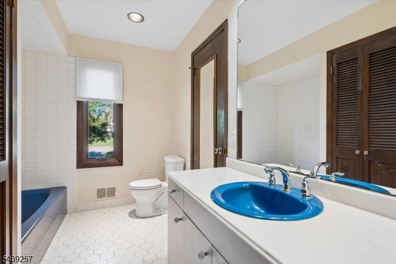14 Sylvan Way Morris NJ 07960