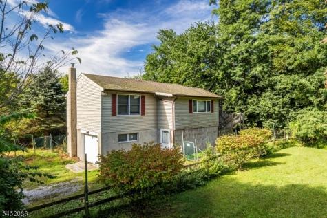 10 Pine Drive Liberty NJ 07823