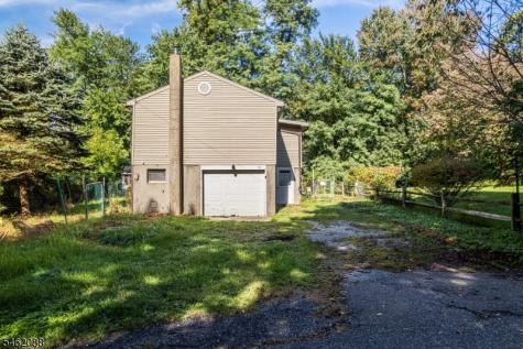 10 Pine Drive Liberty NJ 07823