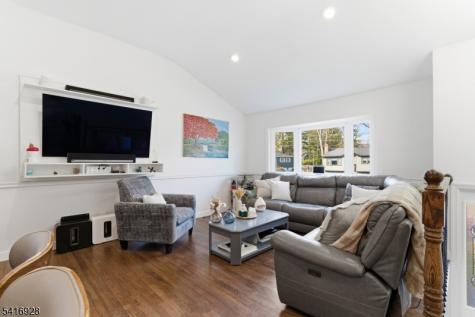 14 Cindy Lane Jefferson NJ 07438