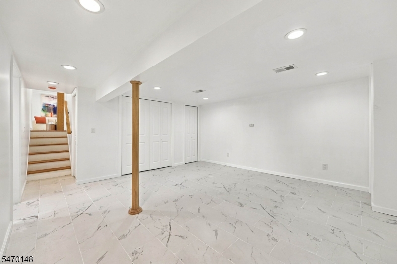 95 Redwood Road Springfield NJ 07081