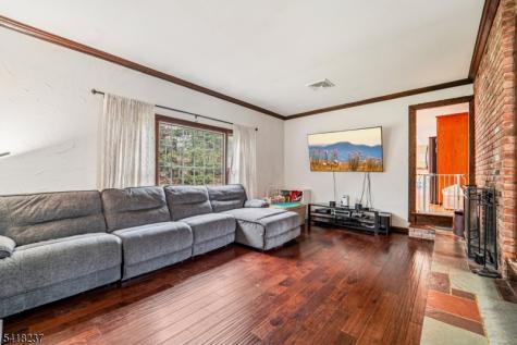 51 Catherine Street Bloomingdale NJ 07403