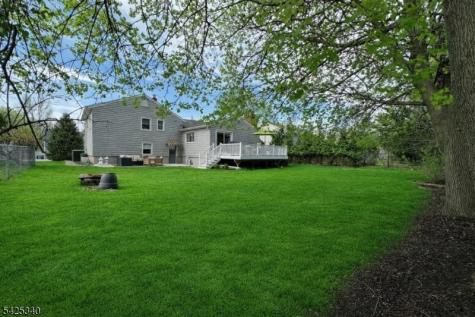 8 Alcott Drive Livingston NJ 07039
