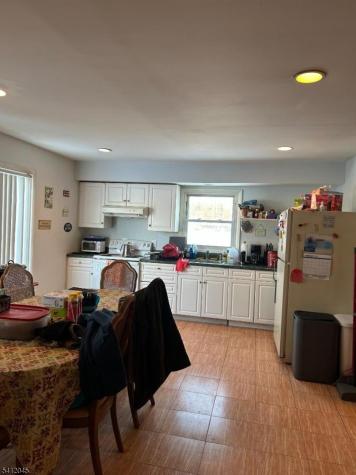 73 Featherbed Lane Raritan NJ 08822