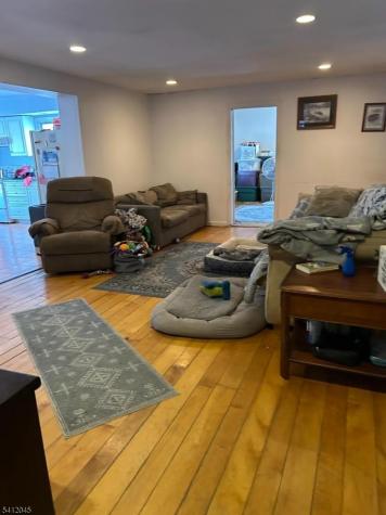 73 Featherbed Lane Raritan NJ 08822