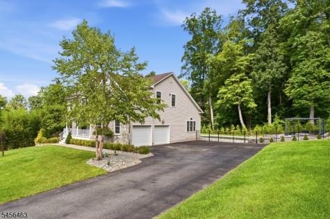 5 Jared Place Mount Olive NJ 07828