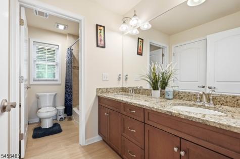 5 Jared Place Mount Olive NJ 07828