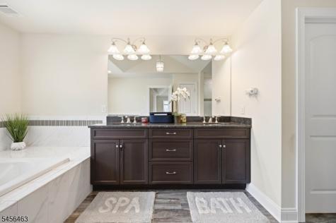 5 Jared Place Mount Olive NJ 07828