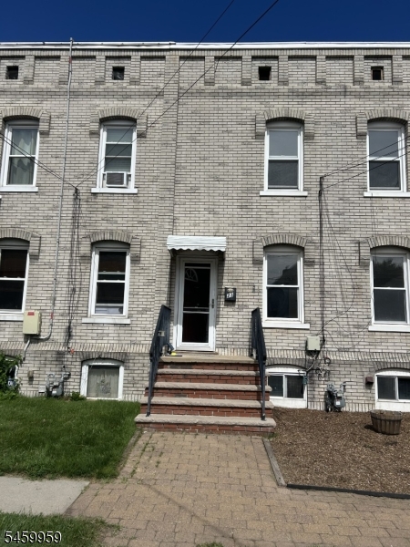 23 Lagrange Street Raritan NJ 08869