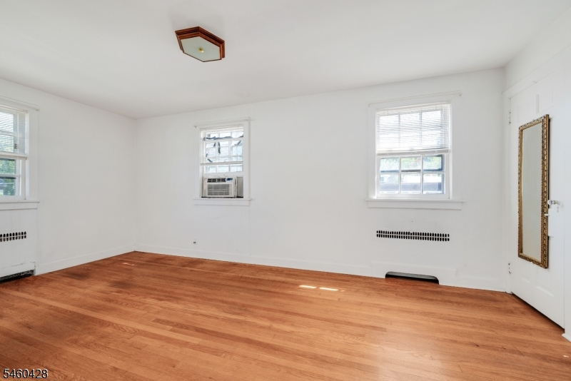 8 Decker Avenue Elizabeth NJ 07208