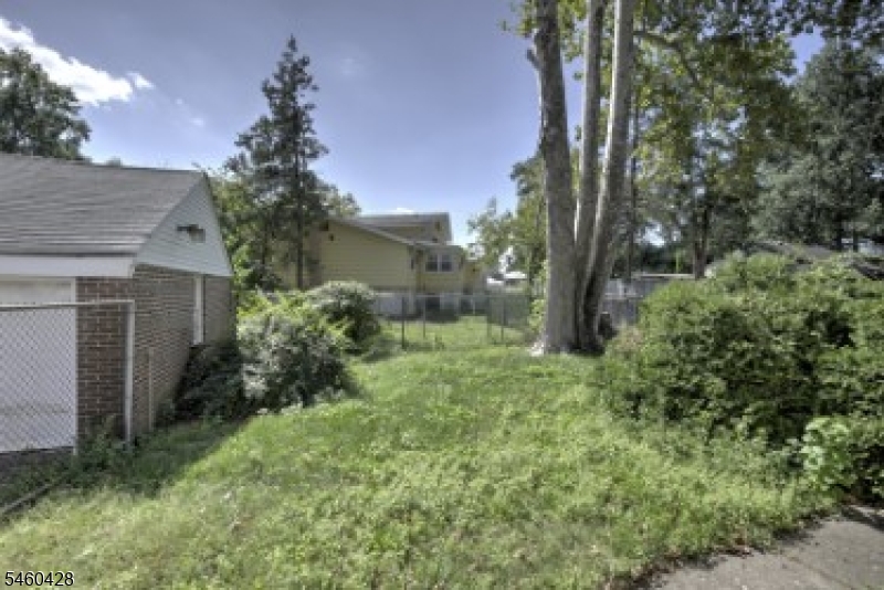 8 Decker Avenue Elizabeth NJ 07208