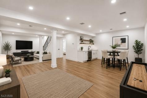 21 Maplewood Drive Livingston NJ 07039