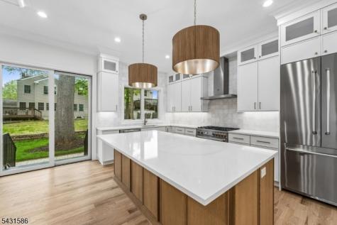 21 Maplewood Drive Livingston NJ 07039
