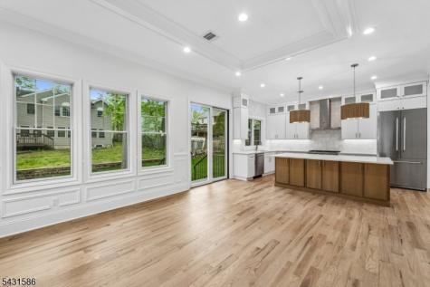 21 Maplewood Drive Livingston NJ 07039