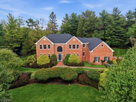 6 Oakridge Road Clinton NJ 08801