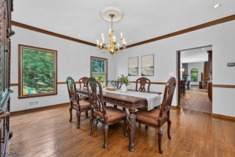 6 Oakridge Road Clinton NJ 08801