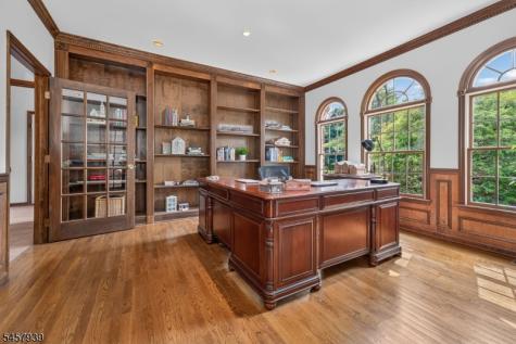 6 Oakridge Road Clinton NJ 08801