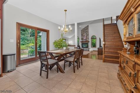 6 Oakridge Road Clinton NJ 08801
