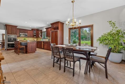 6 Oakridge Road Clinton NJ 08801