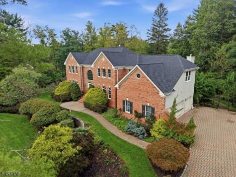 6 Oakridge Road Clinton NJ 08801