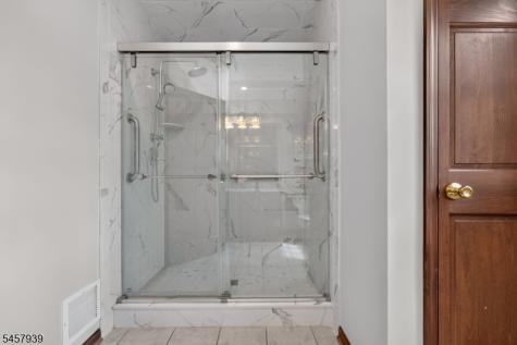 6 Oakridge Road Clinton NJ 08801