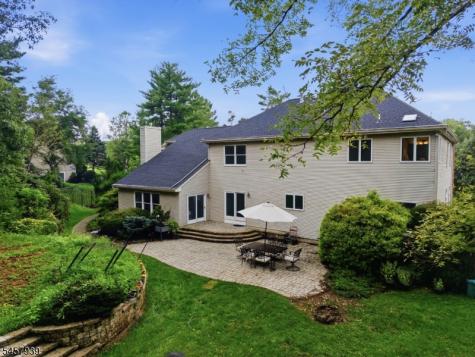 6 Oakridge Road Clinton NJ 08801