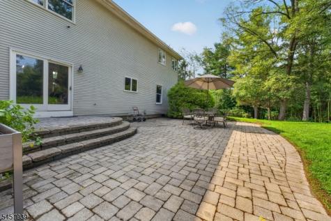 6 Oakridge Road Clinton NJ 08801