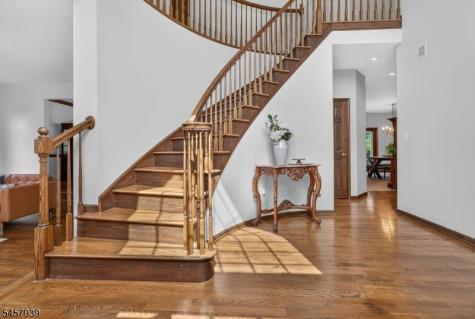 6 Oakridge Road Clinton NJ 08801