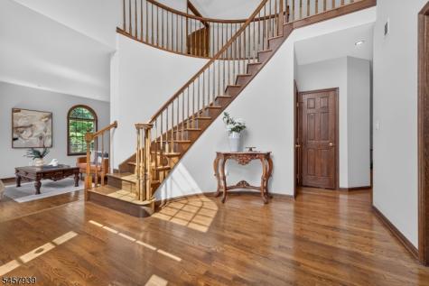 6 Oakridge Road Clinton NJ 08801