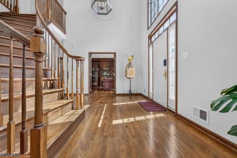 6 Oakridge Road Clinton NJ 08801