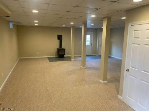 9 Old Traveled Way Roxbury NJ 07852