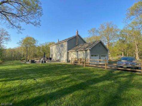9 Old Traveled Way Roxbury NJ 07852