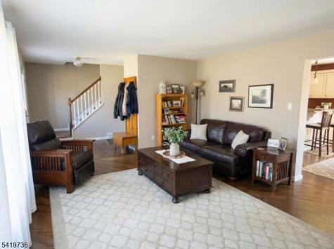 9 Old Traveled Way Roxbury NJ 07852