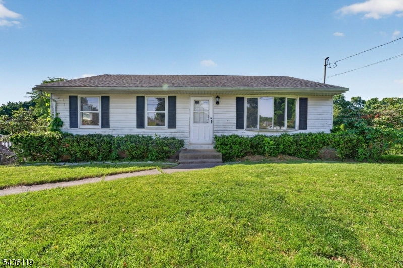 800 Lynda Road Lopatcong NJ 08865