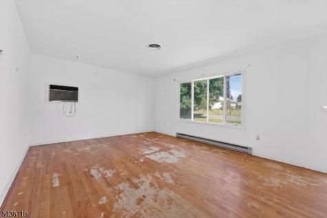800 Lynda Road Lopatcong NJ 08865