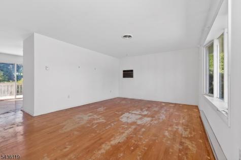 800 Lynda Road Lopatcong NJ 08865
