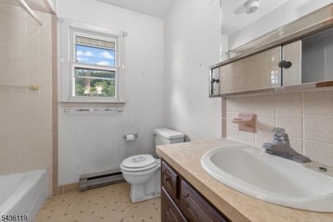 800 Lynda Road Lopatcong NJ 08865