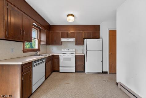 800 Lynda Road Lopatcong NJ 08865
