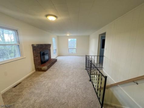 17 Clover Terrace Jefferson NJ 07849