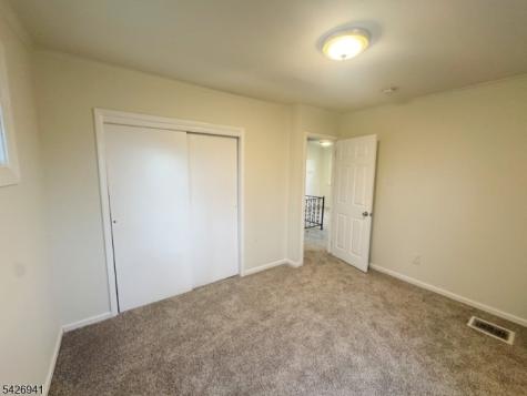 17 Clover Terrace Jefferson NJ 07849