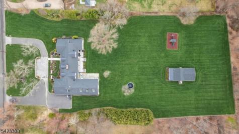 16 E Greenbrook Road North Caldwell NJ 07006