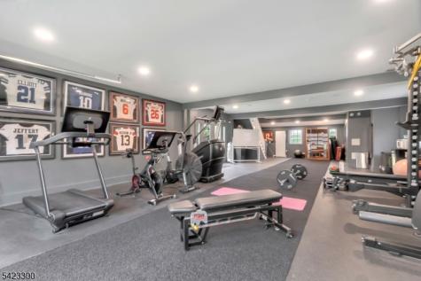 16 E Greenbrook Road North Caldwell NJ 07006