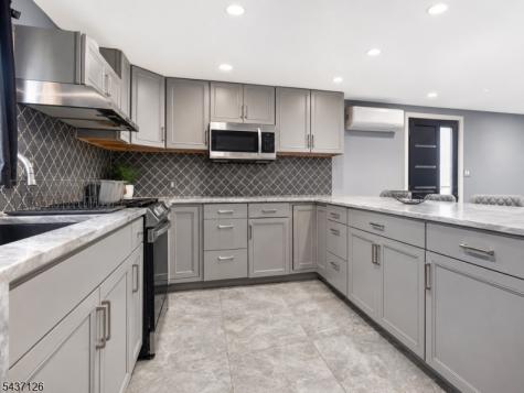 118 Poplar Street Carteret NJ 07008