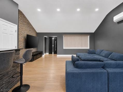 118 Poplar Street Carteret NJ 07008