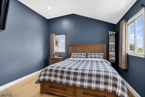 118 Poplar Street Carteret NJ 07008