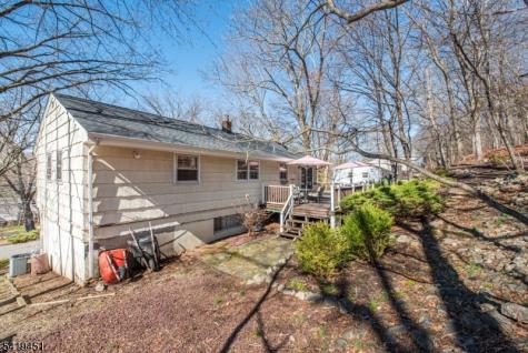 103 Cedar Road Ringwood NJ 07456