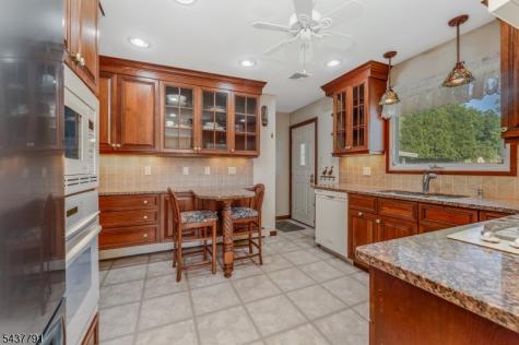 24 Hardscrabble Hill Road Raritan NJ 08822